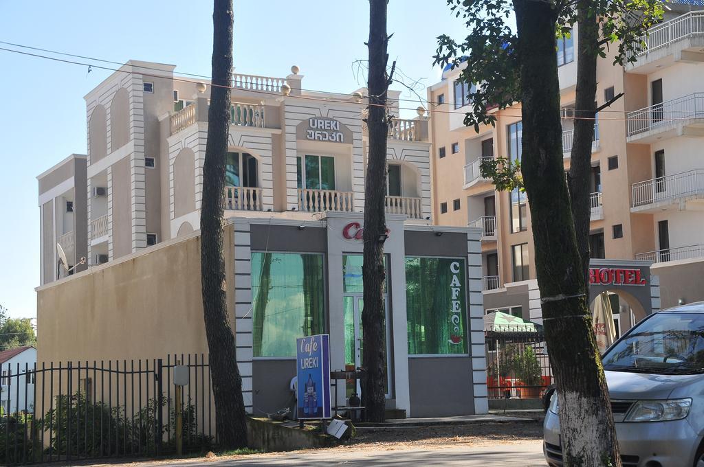 Gala Hotel Ureki Exterior photo